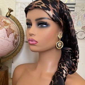 💕BIG BOLD GOLD TONE EARRINGS WITH BLACK ENAMEL AROUND LIONS HEAD💕